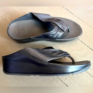 Fitflop black leather sandals size 9